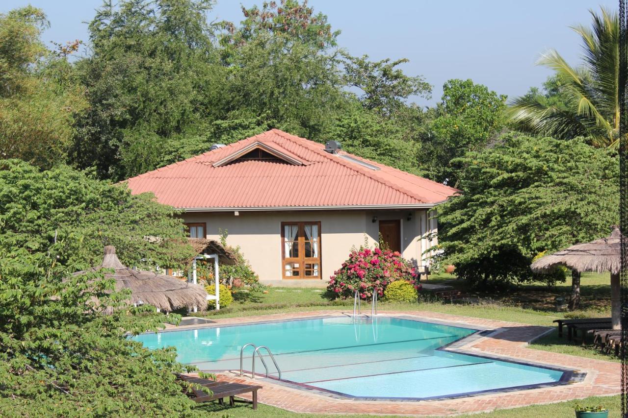 Hibiscus Garden Hotel Tissamaharama Exterior foto